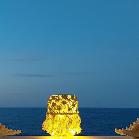Amazing Beachfront Apartment In Hersonissos Extérieur photo