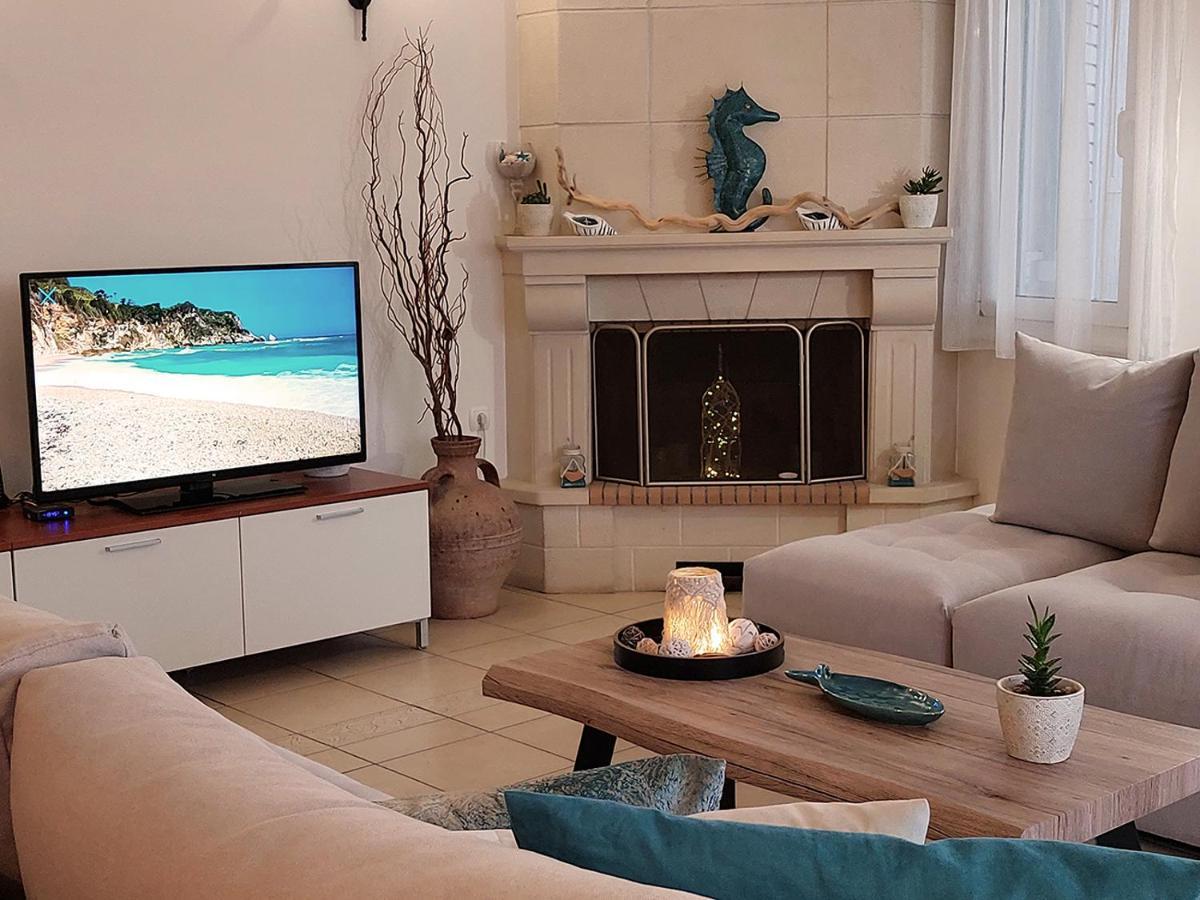 Amazing Beachfront Apartment In Hersonissos Extérieur photo